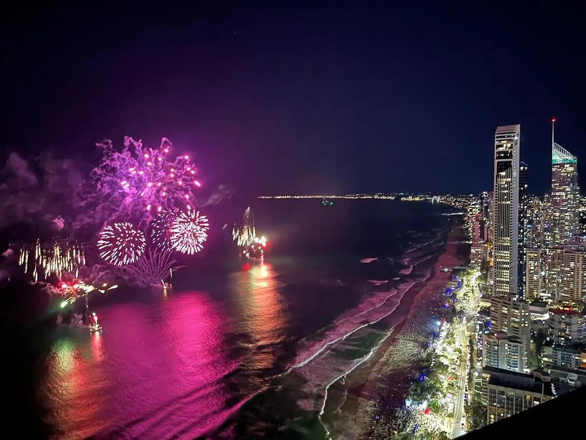 Cassa Beachfront - Breathtaking Oceanview Apartment Gold Coast